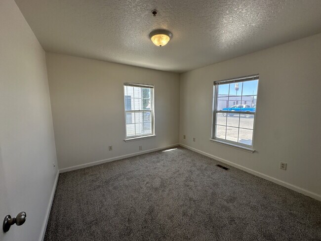 Building Photo - 110 Davis Ave