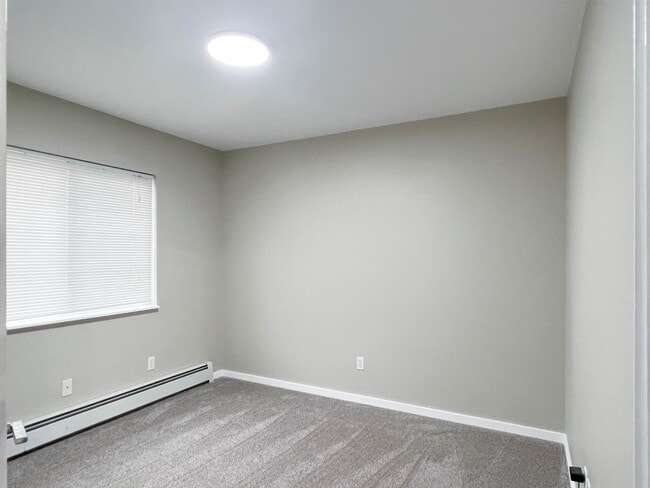 Building Photo - 17416 Adams Ln