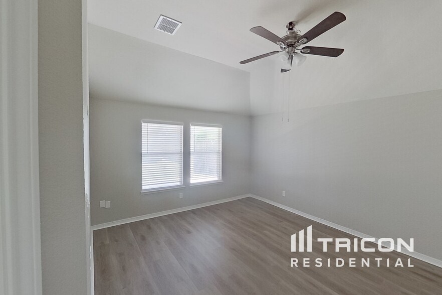 Building Photo - 5646 Hunters Bend Ln