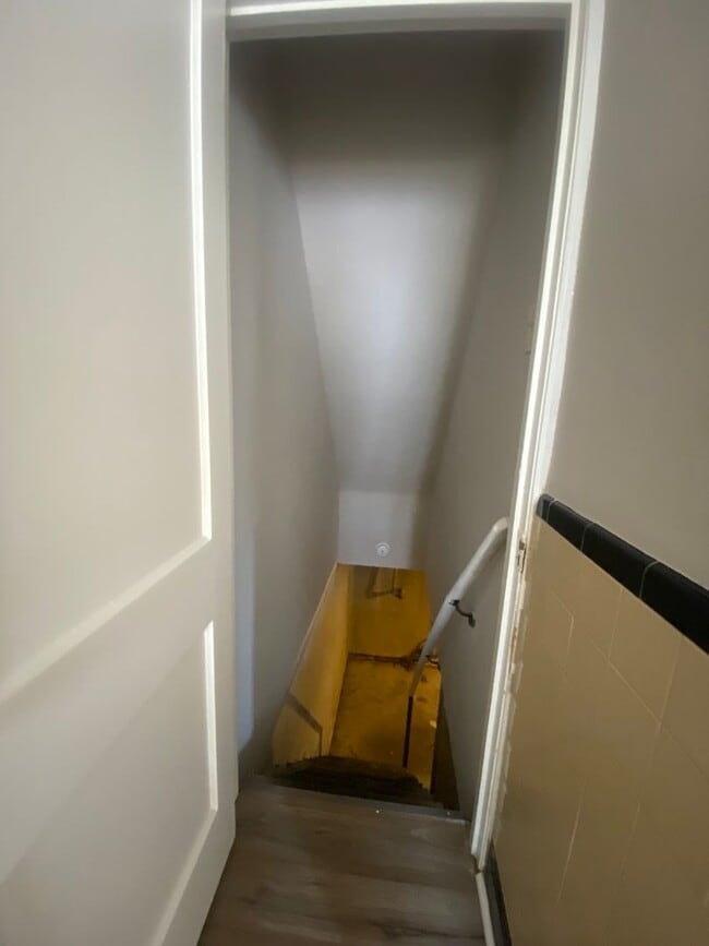 Building Photo - Desirable, Quaint 3/1 bath Beautiful Home in Upper Darby!