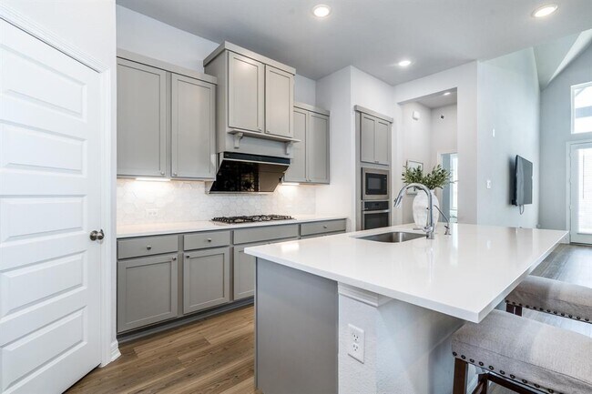 Building Photo - 25803 Rippey Gln Dr