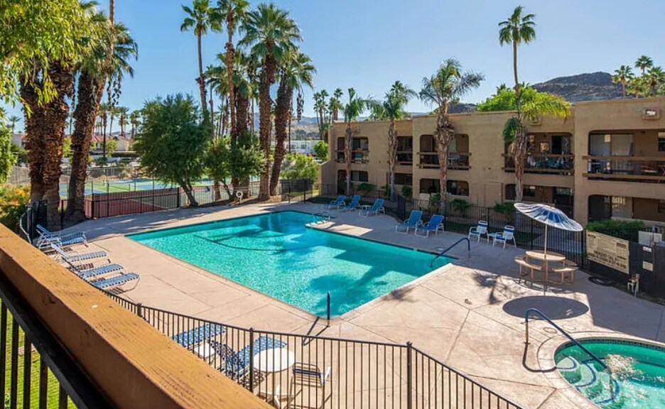 Building Photo - 5300 E Waverly Dr