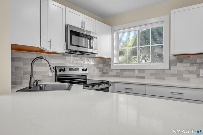 Building Photo - 113 Park Ave