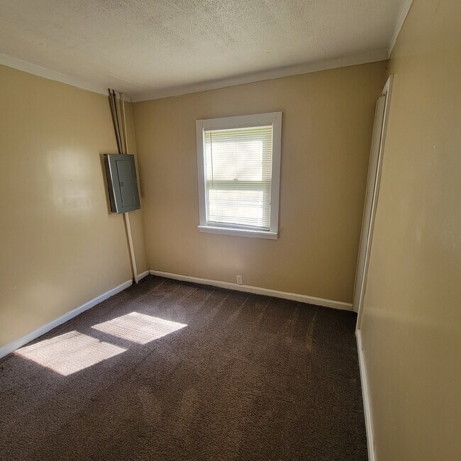 Building Photo - Brightwood 2BR House w/Storage Shed!