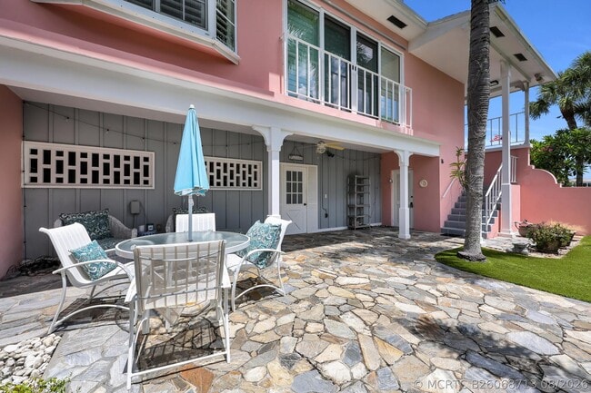 Building Photo - 475 Tequesta Dr