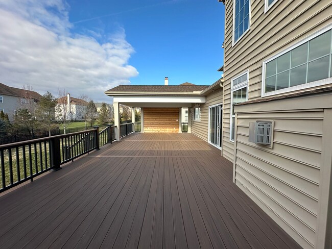 Building Photo - 124 Odyssey Dr