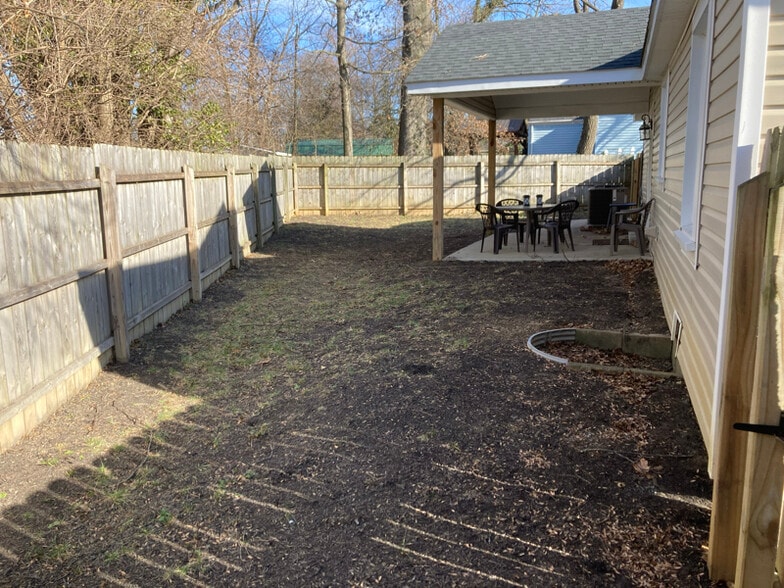 Building Photo - 12201 Old Shelbyville Rd