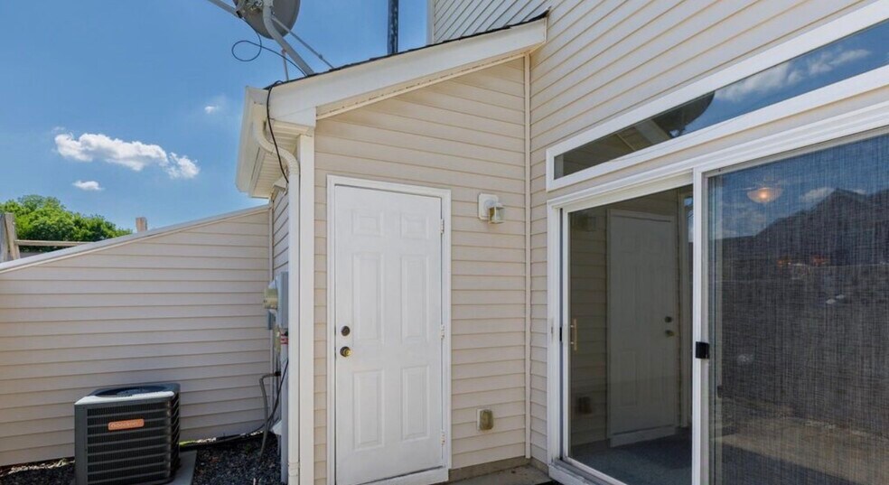 Building Photo - 11625 Lioness St