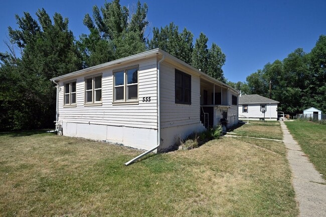 Building Photo - 555 Wyoming Ave