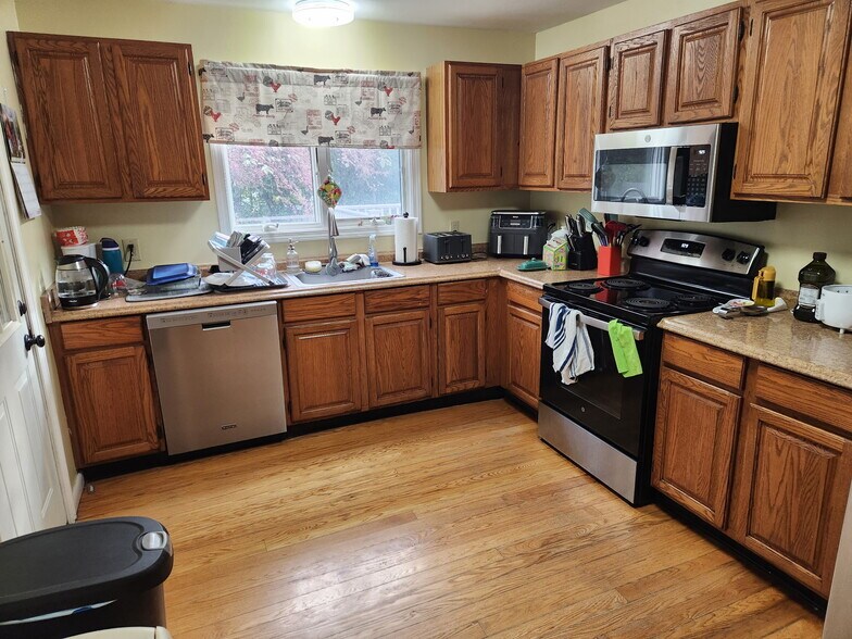 Building Photo - 168 Spear St