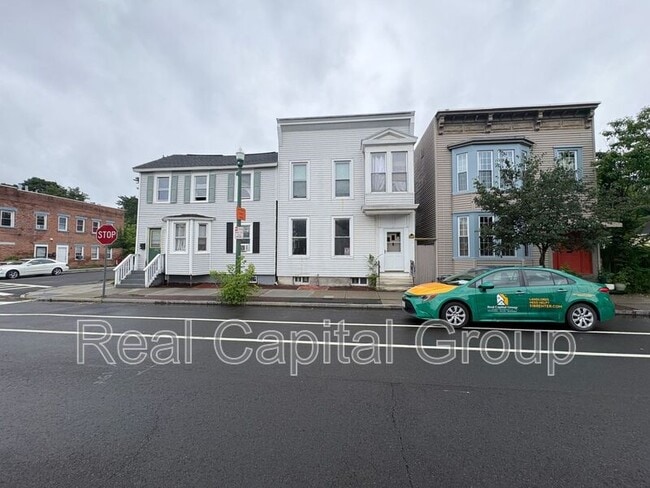 Building Photo - 412 2nd St