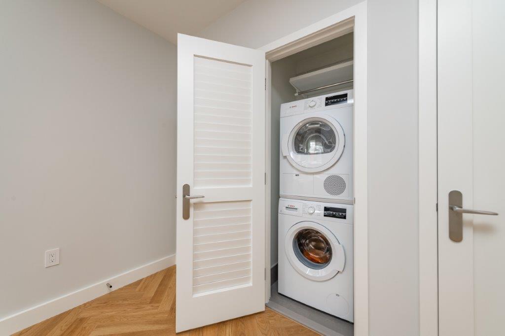 Building Photo - 19 Forest St