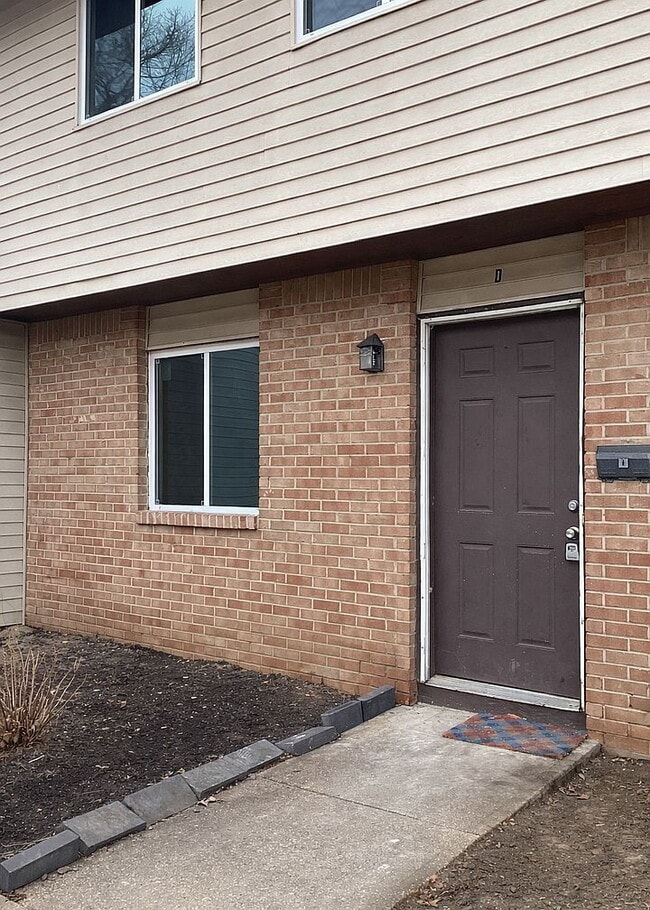 Building Photo - 370 Joe Parker Rd