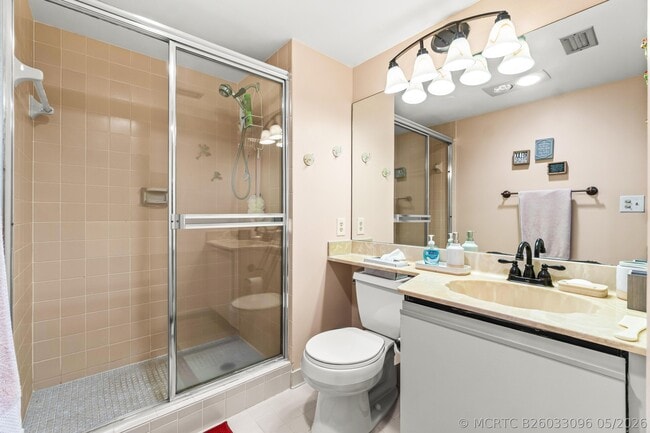 Building Photo - 5687 Fairway Park Dr