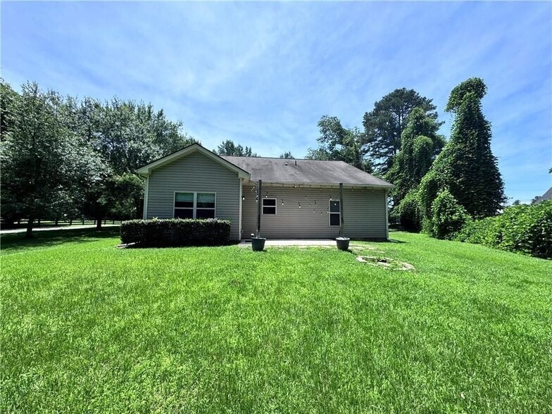 Building Photo - 2660 Dr Bramblett Rd