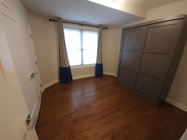 Building Photo - Stunning and Spacious Top Floor 2 Bd 2 Bath in Jamaica Plain with Parking.