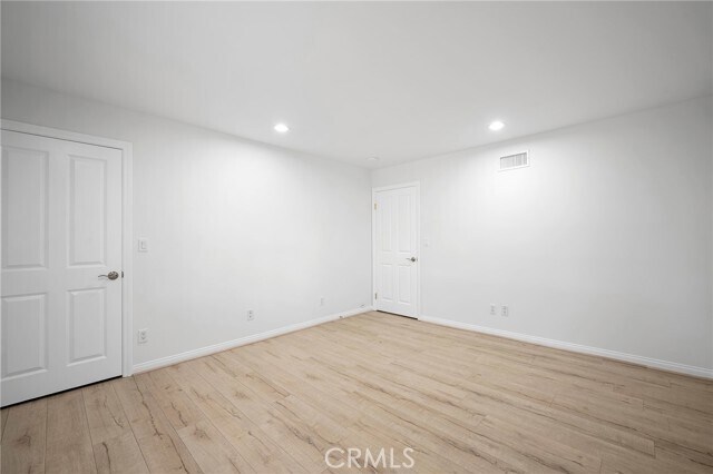 Building Photo - 16942 Kinzie St