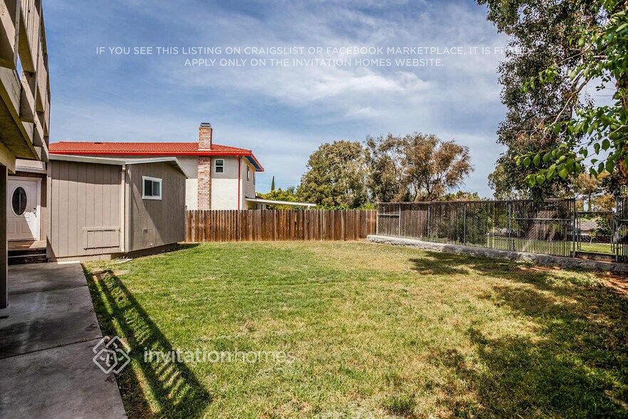 Building Photo - 131 Regent Dr