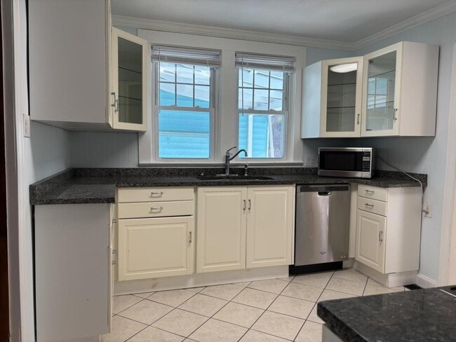 Building Photo - 17 Killian Rd