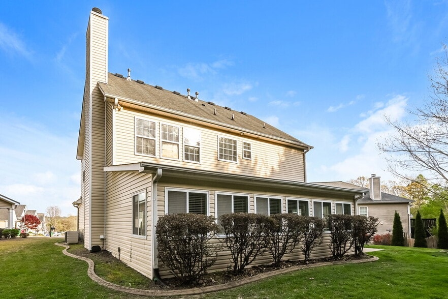 Building Photo - 300 Nobleman Way