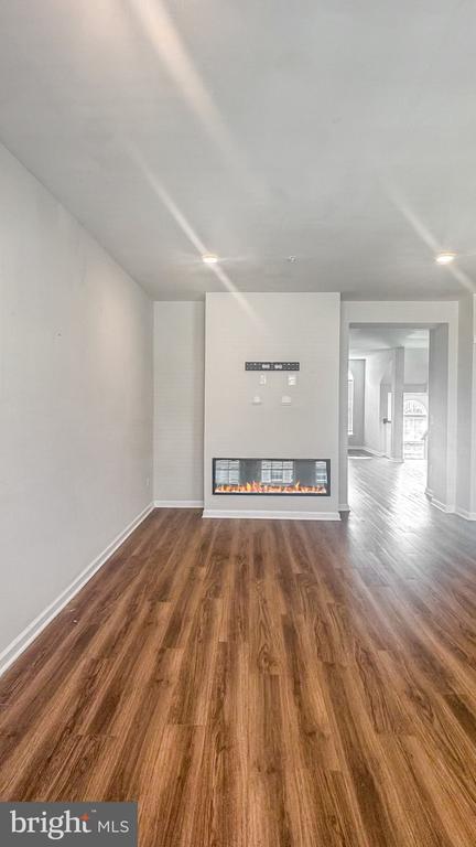 Building Photo - 9637 Block St