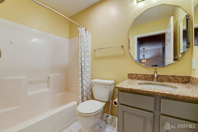 Building Photo - 609 Blossom Cir