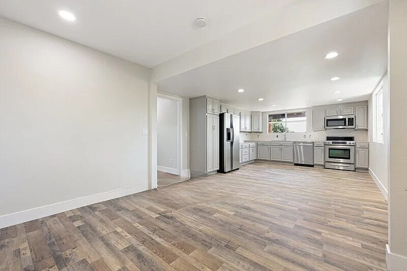 Building Photo - 25147 Jack Rabbit Acres