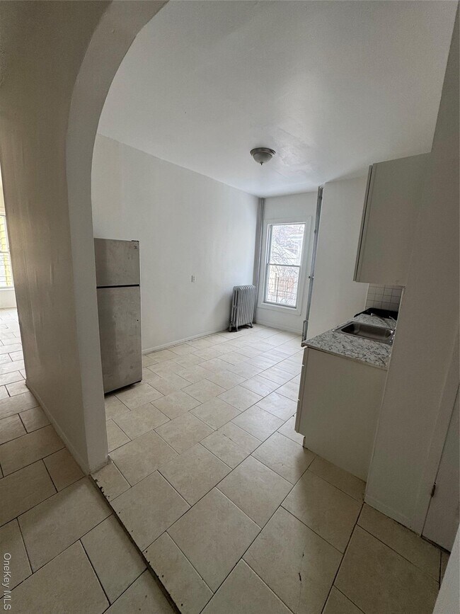 Building Photo - 238 S 3rd Ave