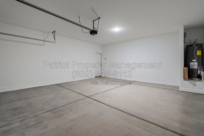 Building Photo - 18851 W Farmer Rd
