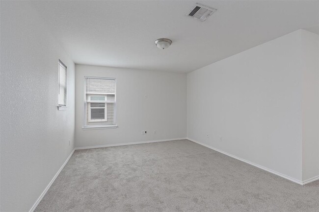 Building Photo - 305 Los Cobos Ln