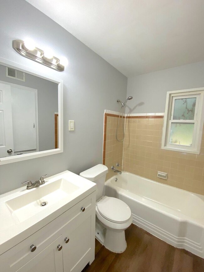 Building Photo - 4224 Philsdale Ave