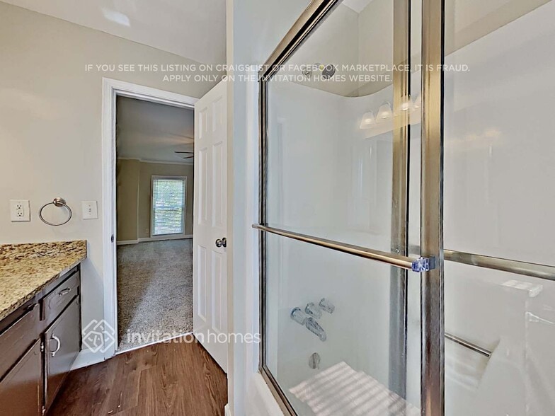 Building Photo - 3245 Creek Dr