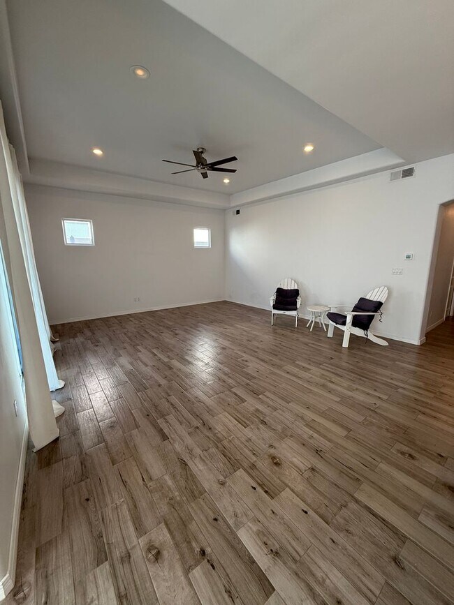 Building Photo - Beautiful home in Sonoma Springs! 4bed, 2.5 baths