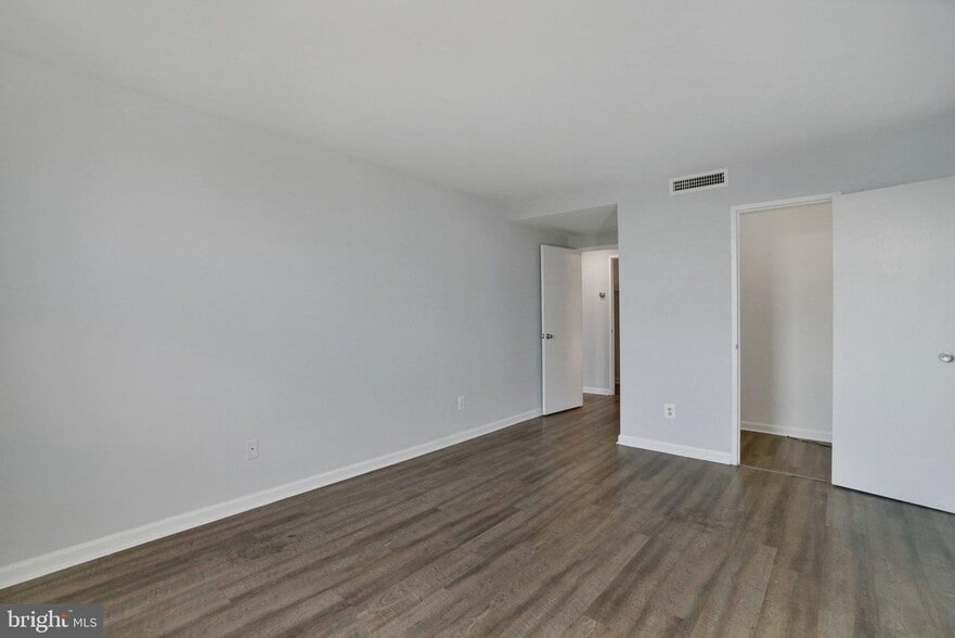 Building Photo - 4600 Duke St