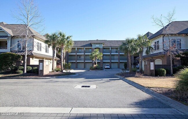 Building Photo - 640 Village Park Dr