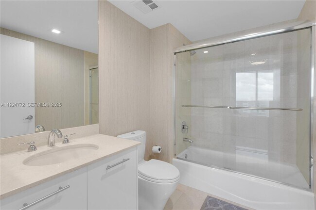 Building Photo - 2711 S Ocean Dr