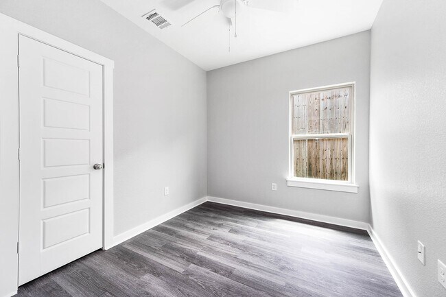 Building Photo - 16977 Glenheath St