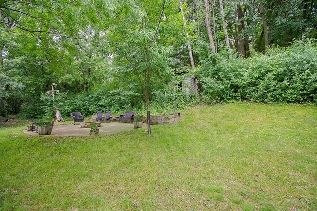 Building Photo - Beautiful Furnished Home on Quiet Cul-de-Sac