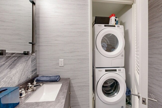 Building Photo - 240 Devonshire St