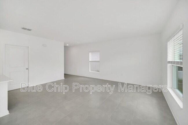 Building Photo - 1623 Reservoir Pl