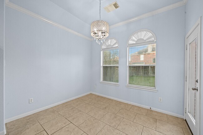 Building Photo - 5123 Shadow Breeze Ln