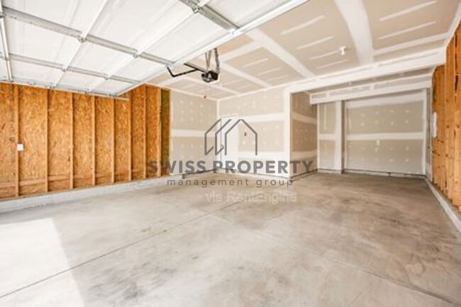 Building Photo - 12281 Rooster Tail Dr