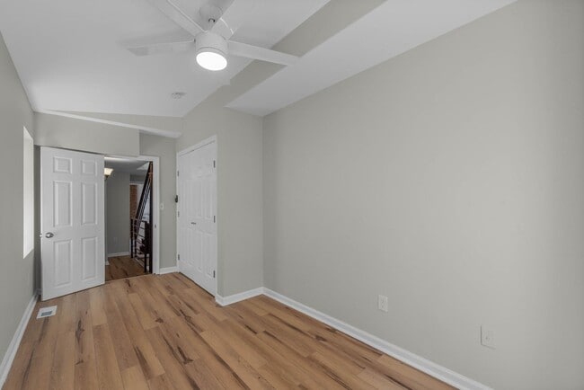 Building Photo - 207 S Regester St