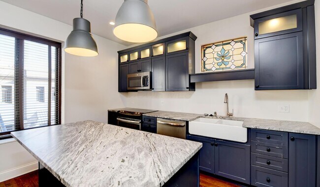 Building Photo - 65 S 5th St