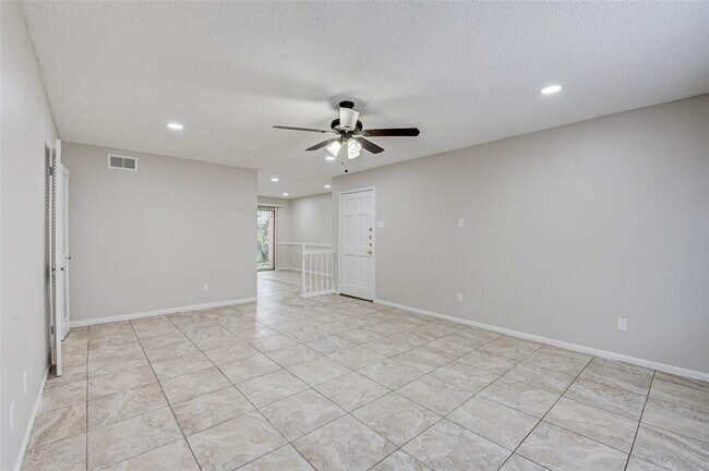 Building Photo - 7900 Westheimer Rd