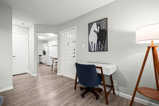 Building Photo - 6812 S Congress Ave