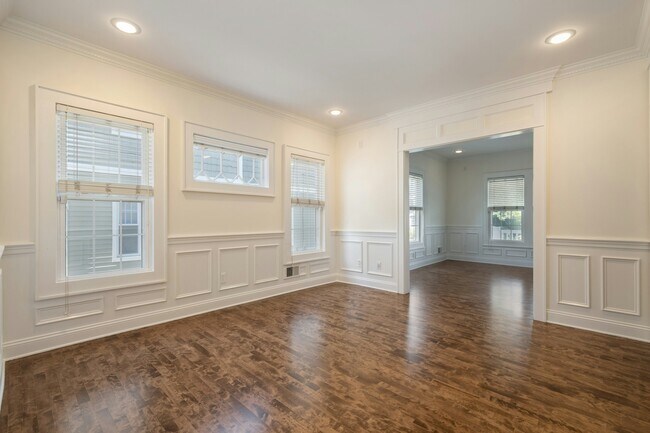 Building Photo - 16 Walnut St