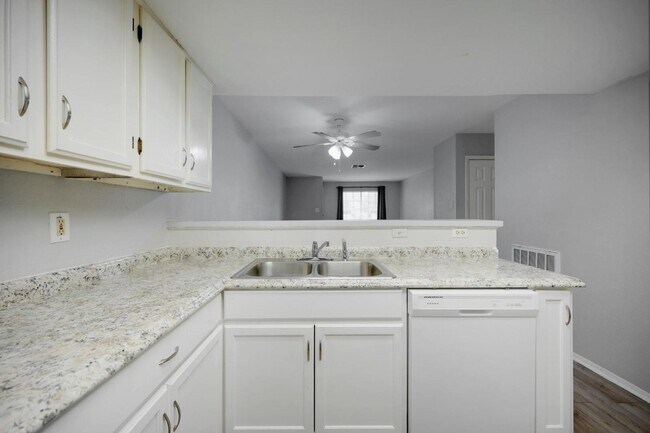 Building Photo - 7205 Timbercreek Dr