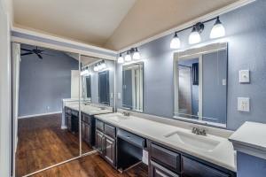 Building Photo - 4242 N Capistrano Dr