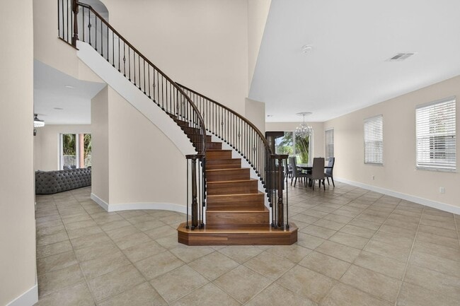 Building Photo - 1724 Annandale Cir